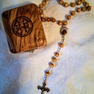 NIB Olive Wood Box holding 6MM Carved Olive Wood Rosary Beads Catholic Crucifix